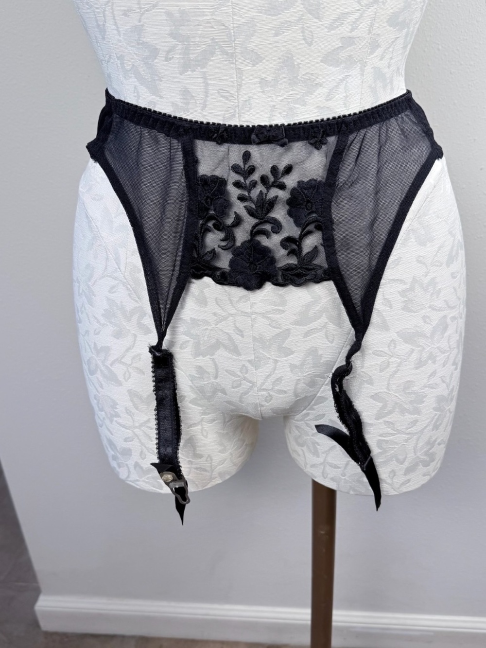 Vintage Felina Black Lace Garter Belt P/S